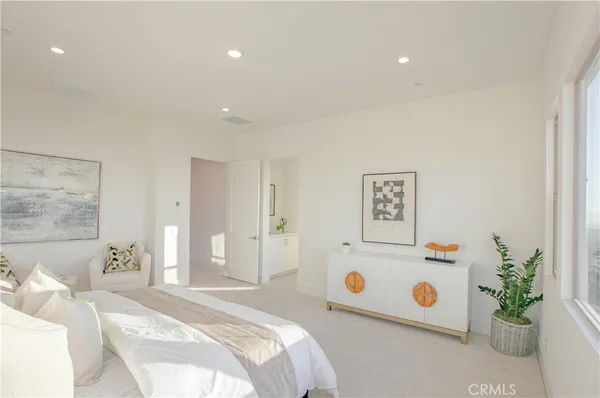 $8,800 | 137 Oakstone, Irvine, CA 92618