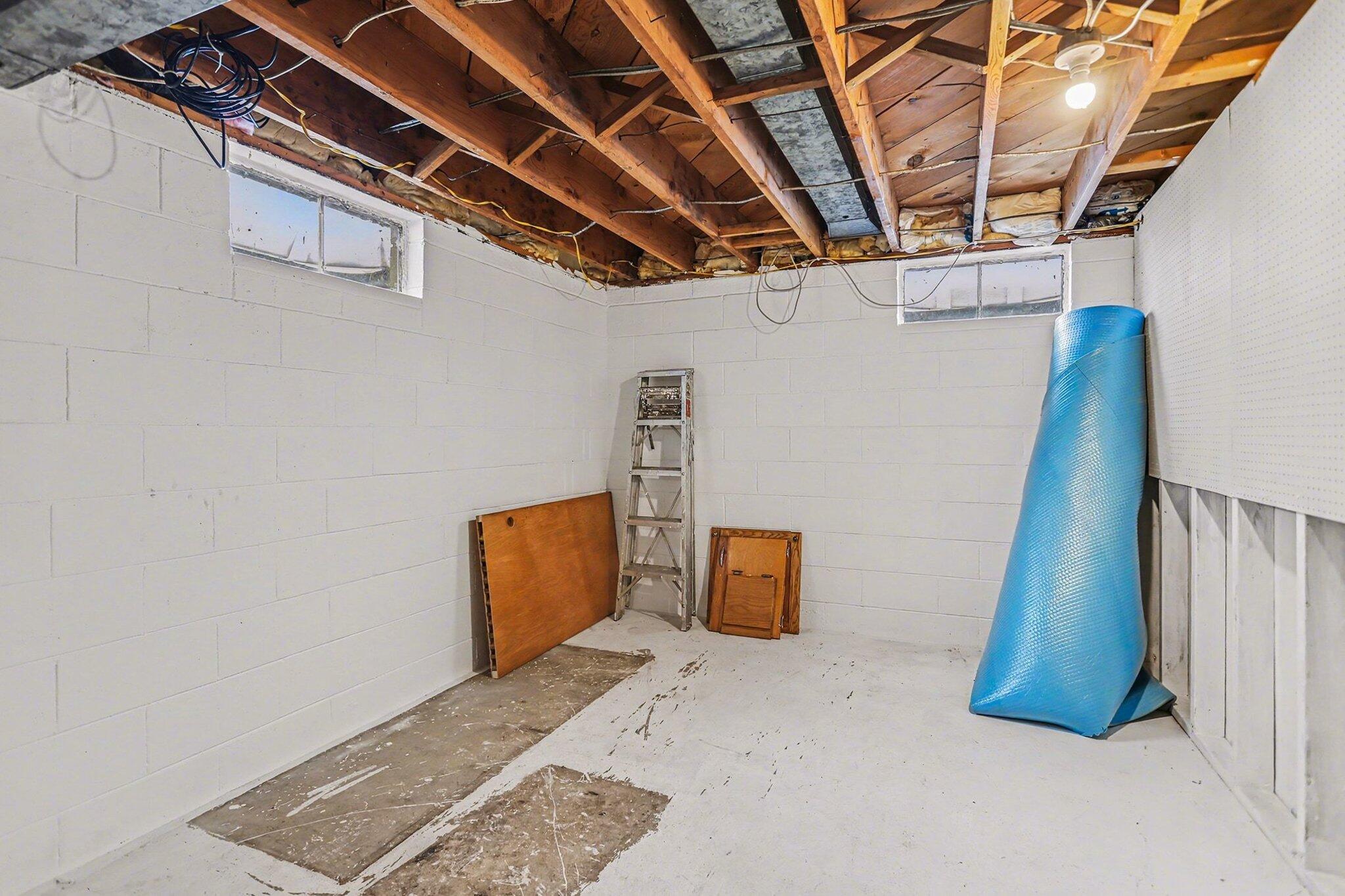 9567 Huntington Road Battle Creek, MI 49017 - Photo 12 of 16 012_file_6175