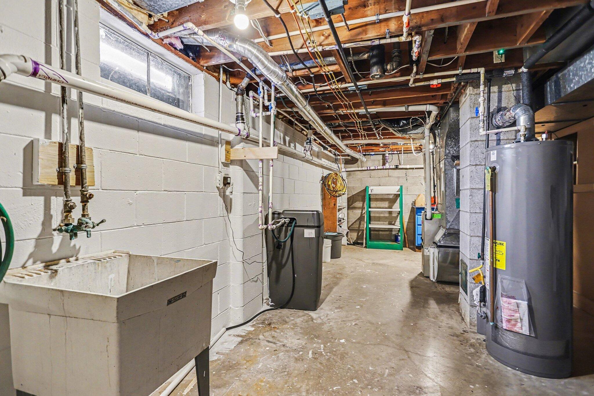 9567 Huntington Road Battle Creek, MI 49017 - Photo 14 of 16 014_file_1240