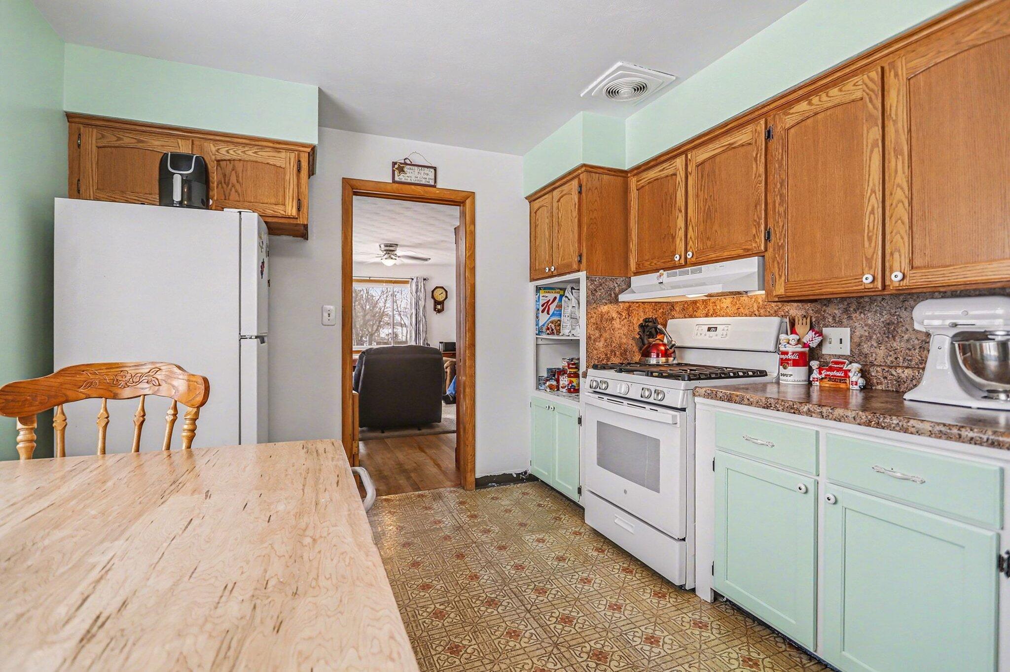 9567 Huntington Road Battle Creek, MI 49017 - Photo 7 of 16 007_file_5869