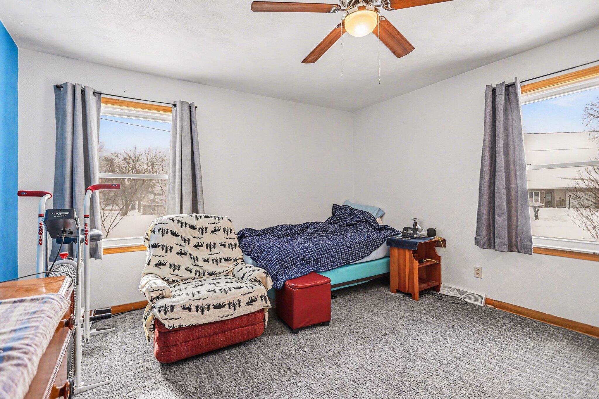 9567 Huntington Road Battle Creek, MI 49017 - Photo 10 of 16 010_file_2101