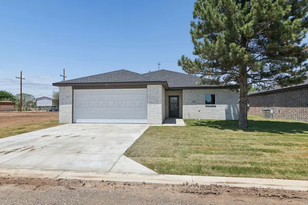 $260,900 | 902 West Maple Avenue, White Deer, TX 79097