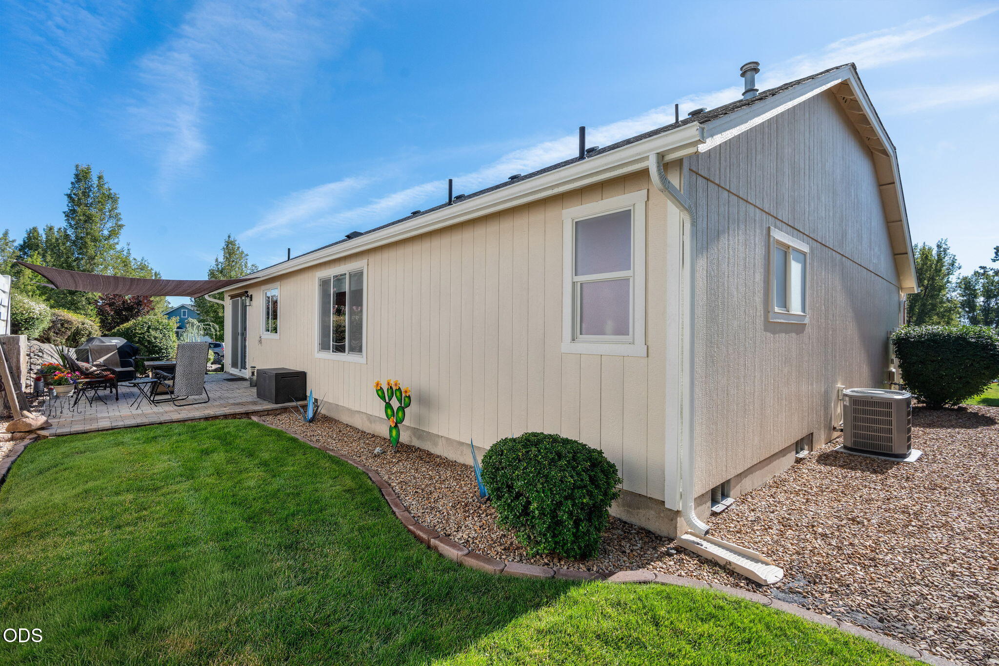 3633 Southwest 29th Street Redmond, OR 97756 - Photo 9 of 36