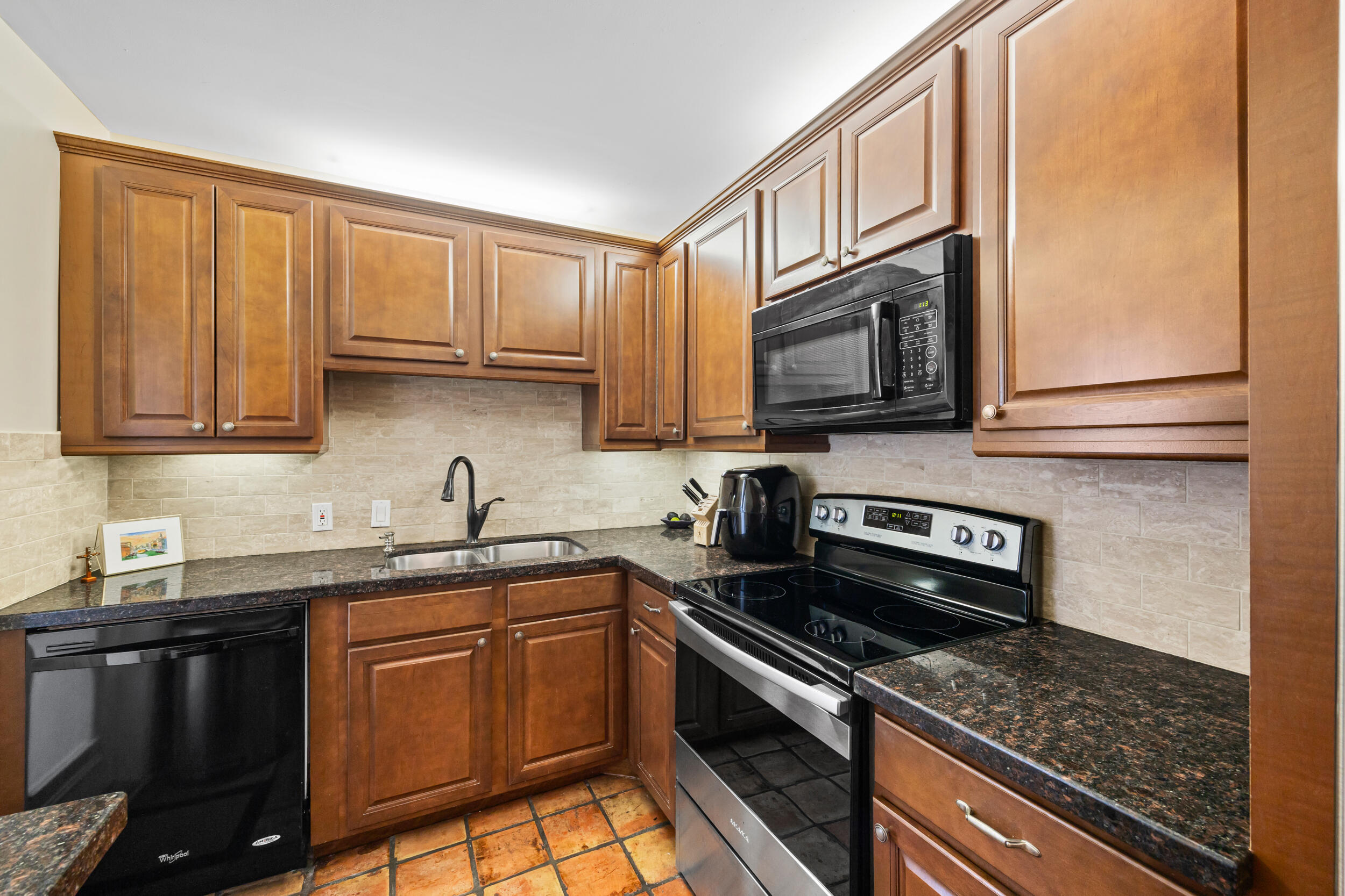 225 South Beach Road, Unit 102 Tequesta, FL 33469 - Photo 20 of 34 0s9a9306