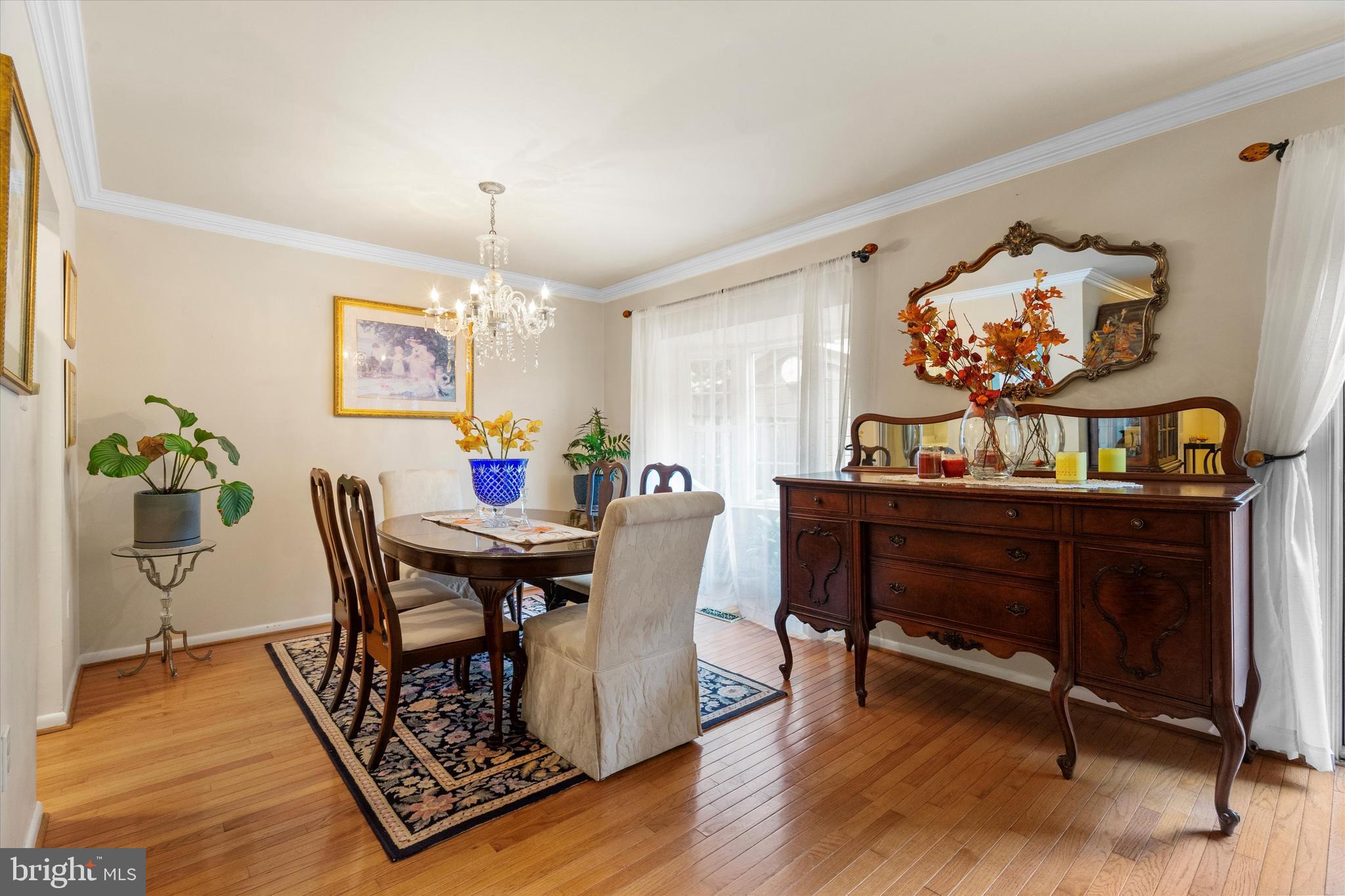 5504 Winford Court Fairfax, VA 22032 - Photo 18 of 61 a view of a dining room with furniture and wooden floor
