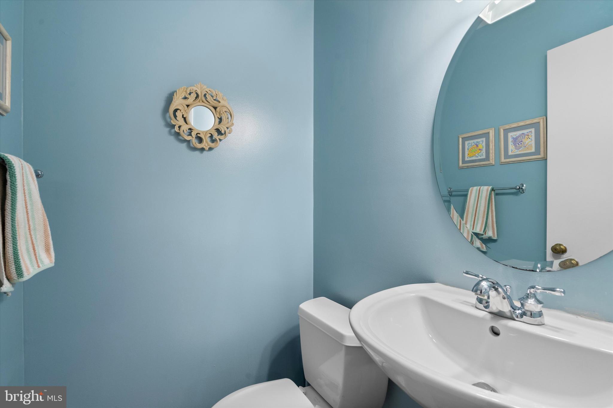 5504 Winford Court Fairfax, VA 22032 - Photo 34 of 61 a bathroom with a toilet and a sink