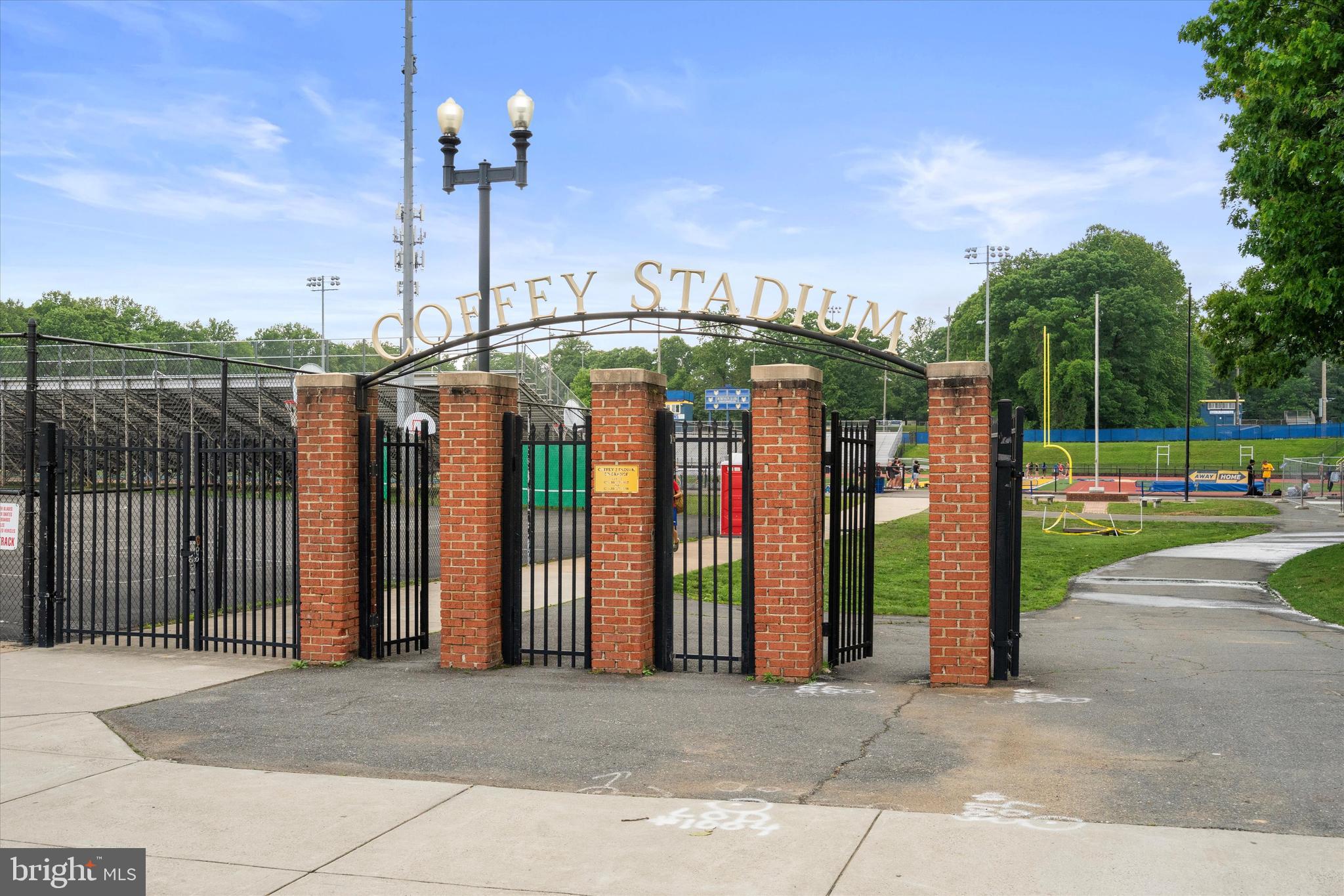 5504 Winford Court Fairfax, VA 22032 - Photo 58 of 61 a front view of a building with street view