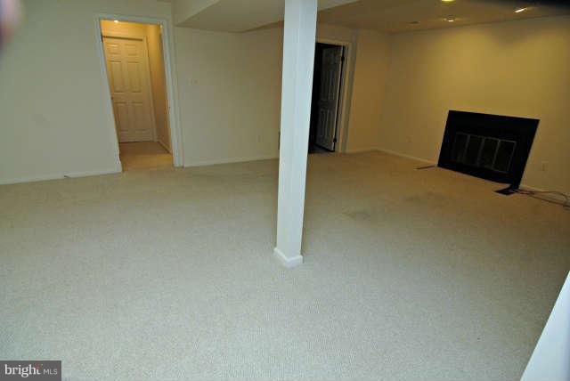 9226 Ispahan Loop Laurel, MD 20708 - Photo 22 of 29 Family Room