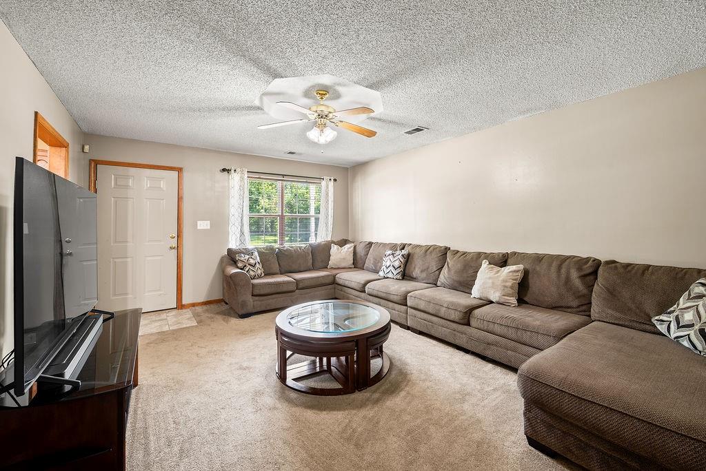 1044 Arrowhead Ridge Independence, MO 64056 - Photo 3 of 16