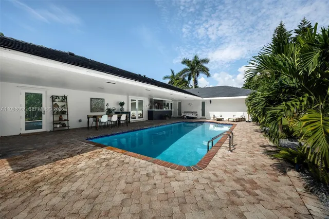 $1,099,000 | 7701 Southwest 176th Street, Palmetto Bay, FL 33157
