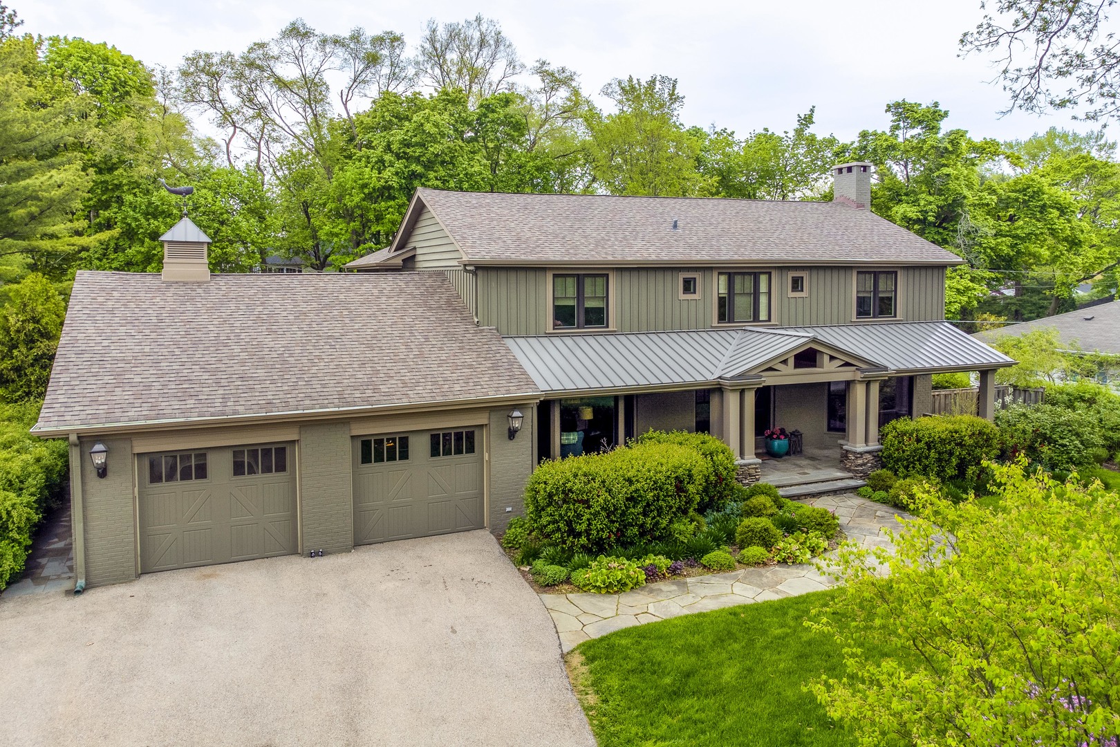 50 Ravine Forest Drive Lake Bluff, IL 60044 - Photo 44 of 44 a aerial view of a house with yard and green space