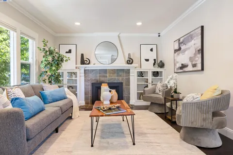 $749,000 | 2133 East 30th Street, Oakland, CA 94606