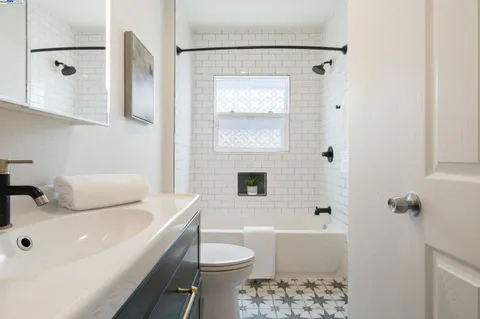 $799,000 | 2133 East 30th Street, Oakland, CA 94606