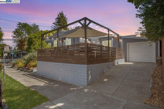 $784,888 | 2133 East 30th Street, Oakland, CA 94606