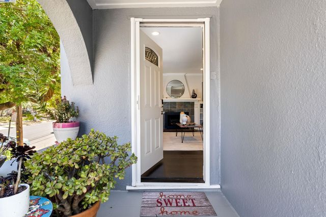 $784,888 | 2133 East 30th Street, Oakland, CA 94606