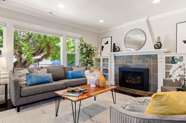 $784,888 | 2133 East 30th Street, Oakland, CA 94606