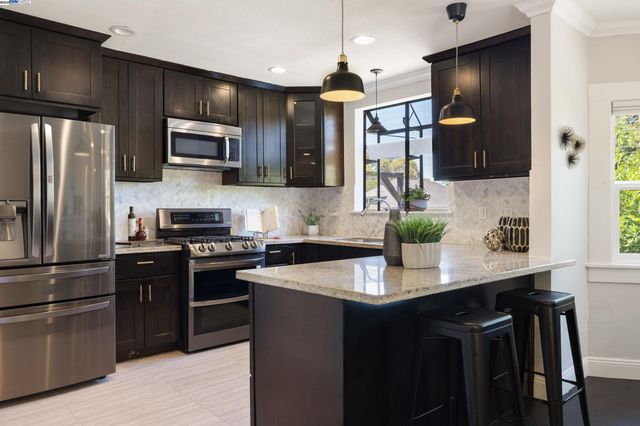 $784,888 | 2133 East 30th Street, Oakland, CA 94606