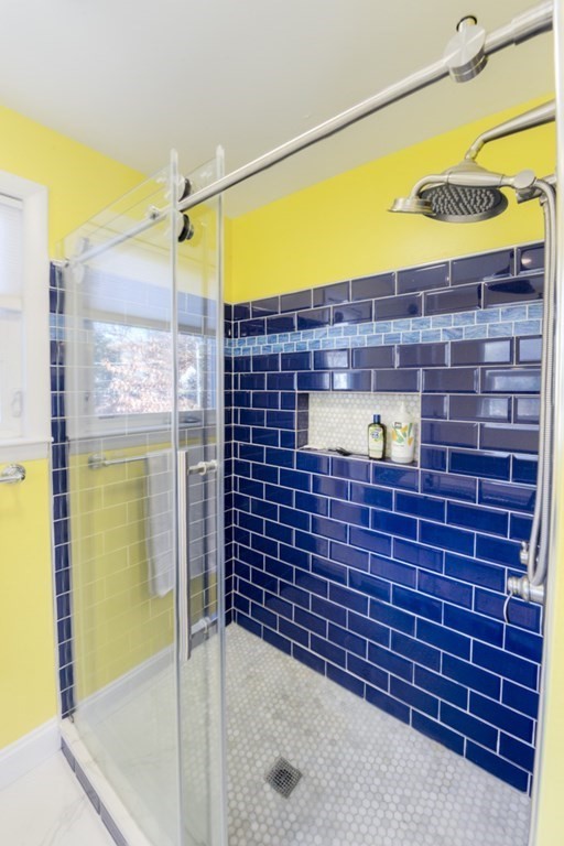 18 Bergin Lane Worcester, MA 01602 - Photo 36 of 42 a bathroom with a shower