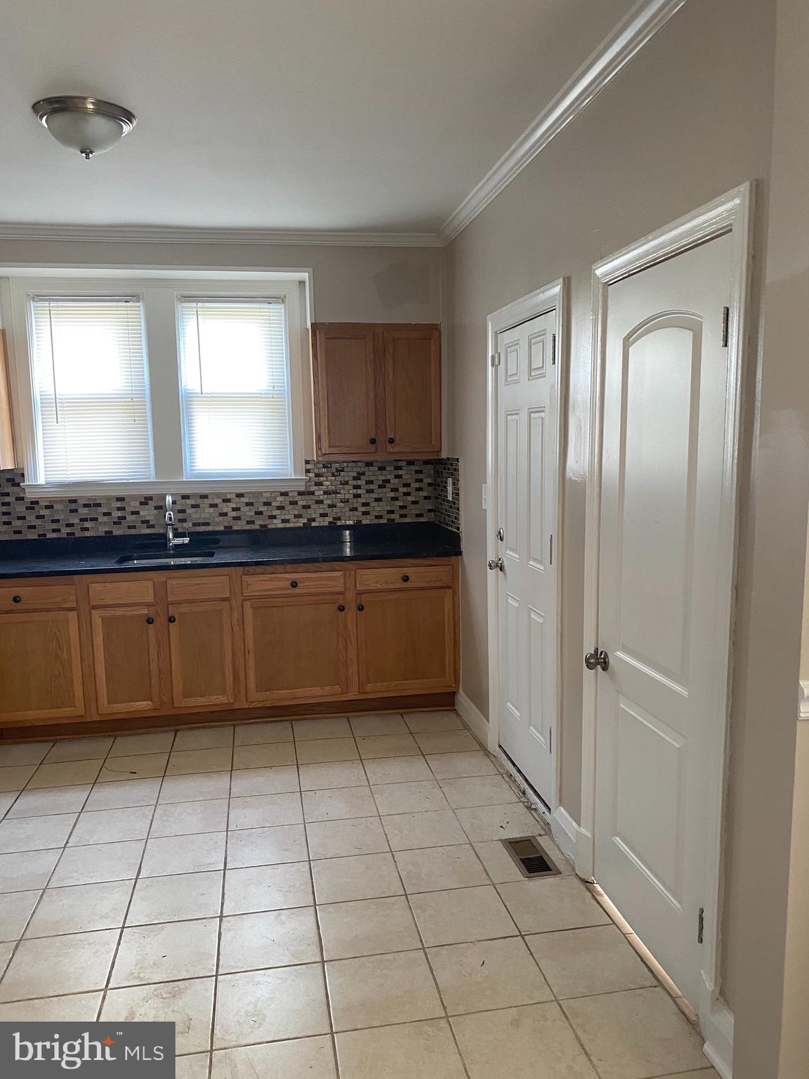 3605 Dennlyn Road Baltimore, MD 21215 - Photo 14 of 23 Gallery Image 14