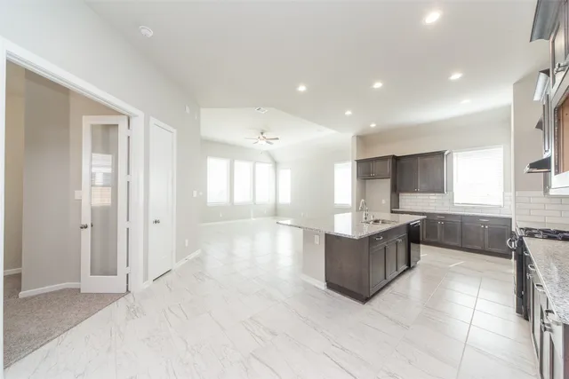 $2,500 | 2131 Wisteria Cove Drive, Fulshear, TX 77494