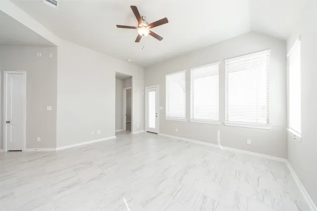 $2,500 | 2131 Wisteria Cove Drive, Fulshear, TX 77494