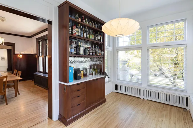 $3,995,000 | 2700 West Lake Of The Isles Parkway, Minneapolis, MN 55416