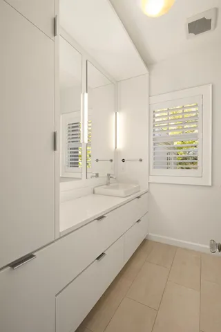 $3,995,000 | 2700 West Lake Of The Isles Parkway, Minneapolis, MN 55416