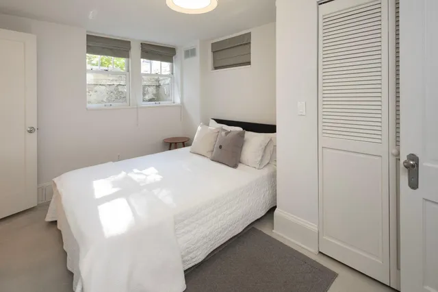 $3,995,000 | 2700 West Lake Of The Isles Parkway, Minneapolis, MN 55416