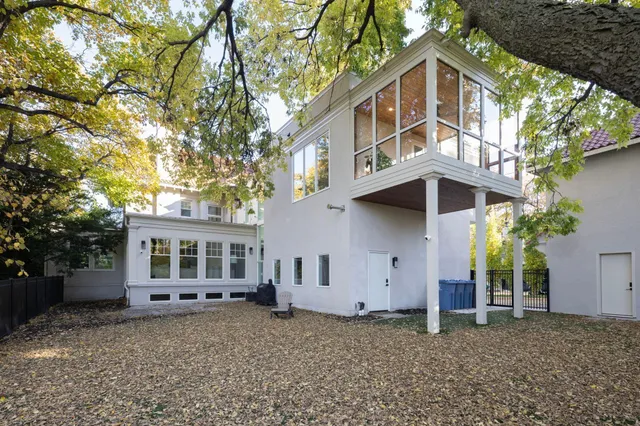 $3,995,000 | 2700 West Lake Of The Isles Parkway, Minneapolis, MN 55416