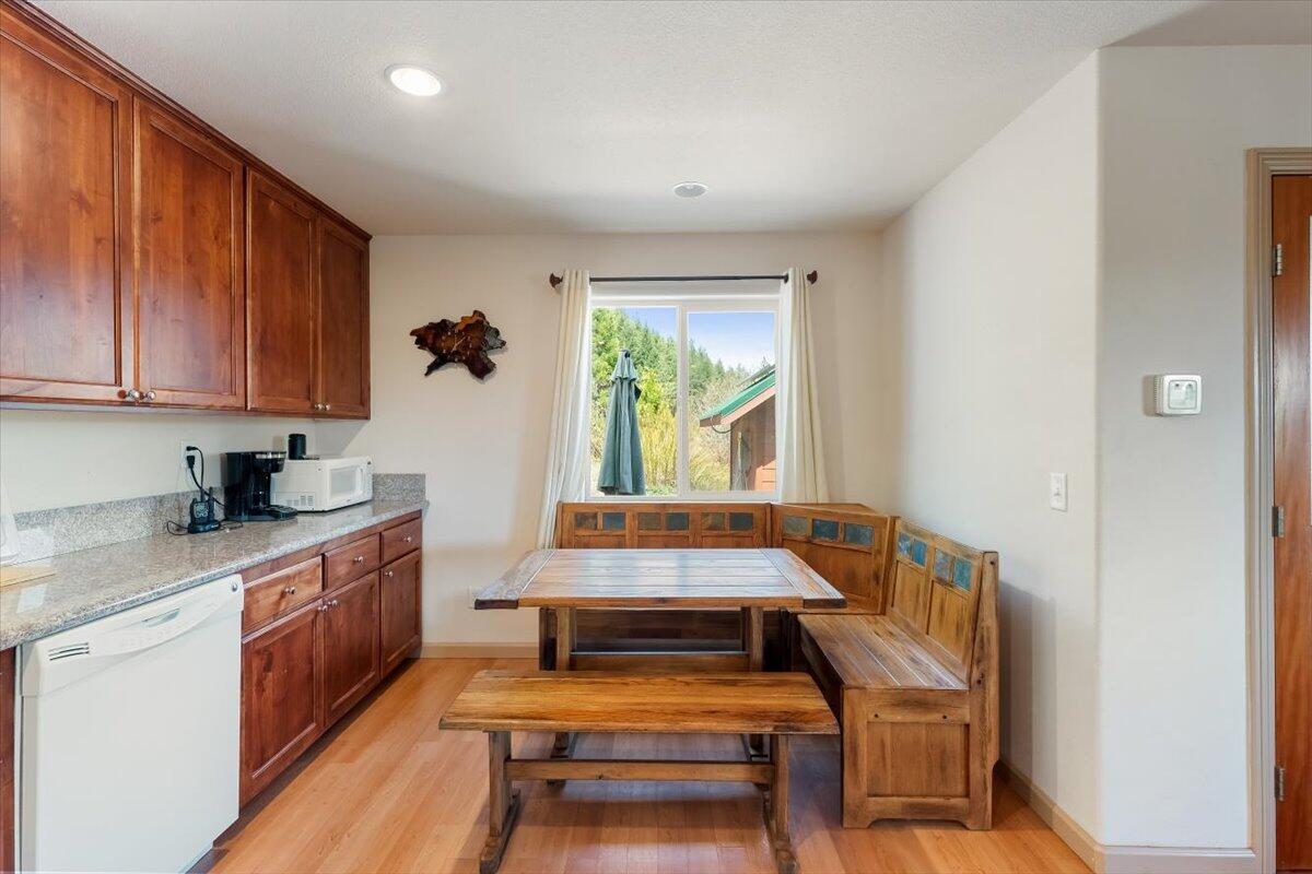 2125 Lava Fall River Mills, CA 96028 - Photo 48 of 51 09-2125 Lava Dr 9
