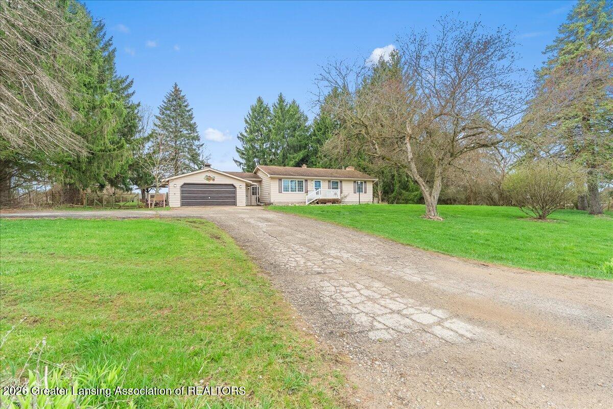 6603 West Cutler Road Dewitt, MI 48820 - Photo 3 of 37 03-Media Jett - 47