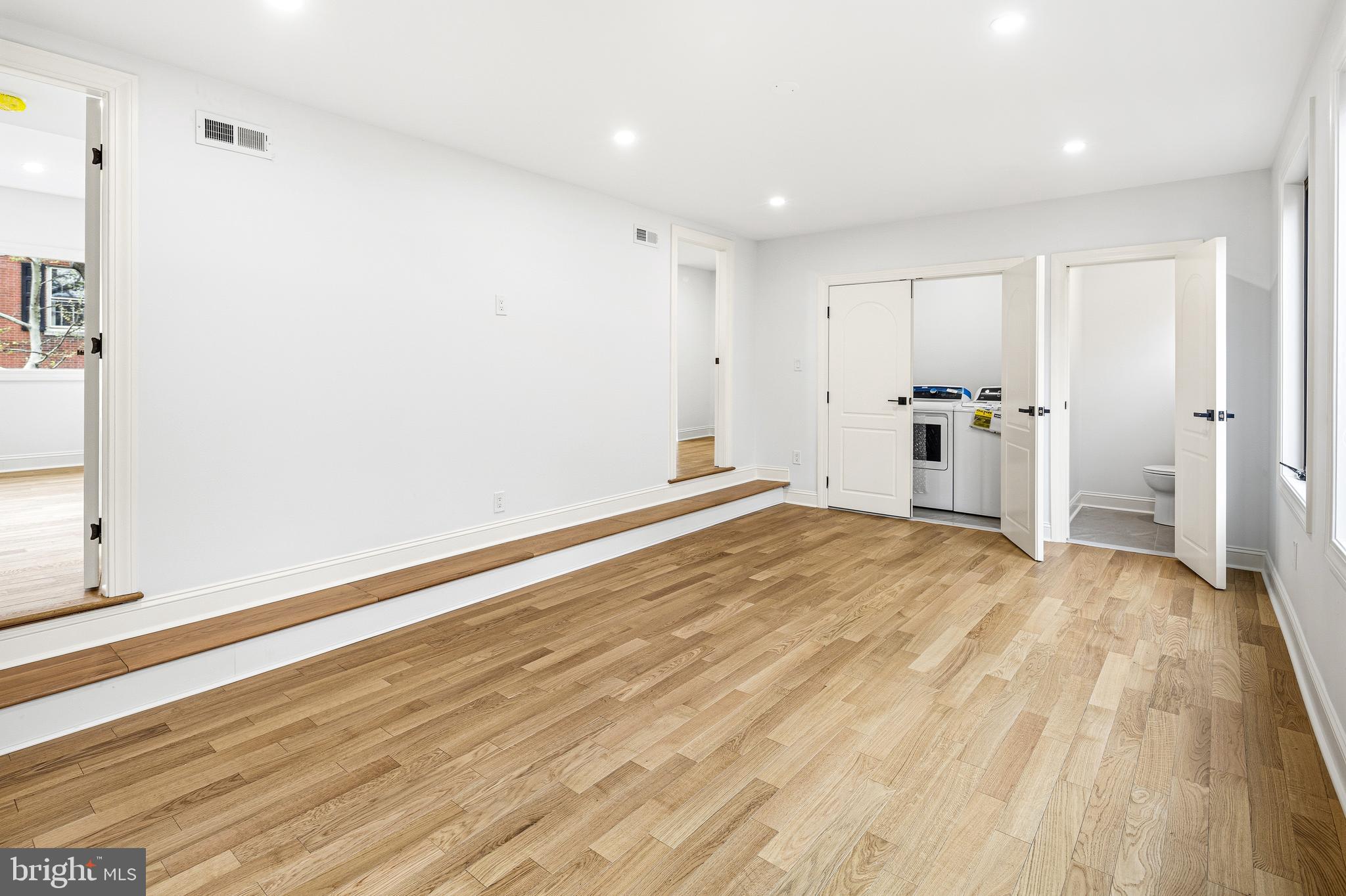 321 South 3rd Street Philadelphia, PA 19106 - Photo 21 of 43 Second Floor Living Room