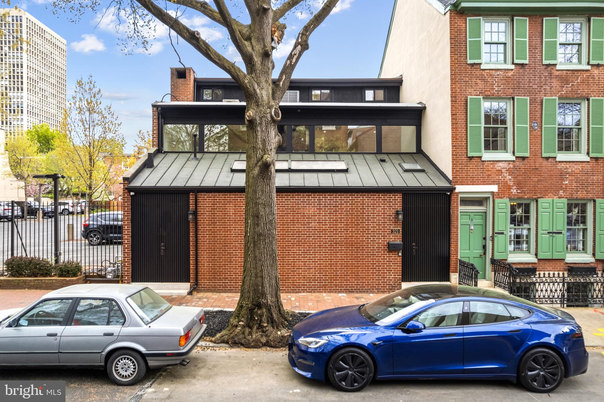 321 South 3rd Street Philadelphia, PA 19106 - Photo 41 of 43 Exterior Front