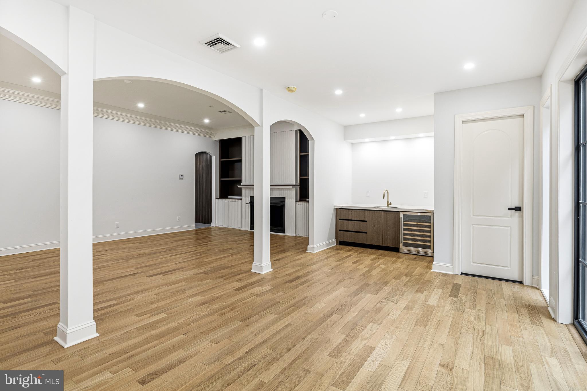 321 South 3rd Street Philadelphia, PA 19106 - Photo 5 of 43 Dining Area