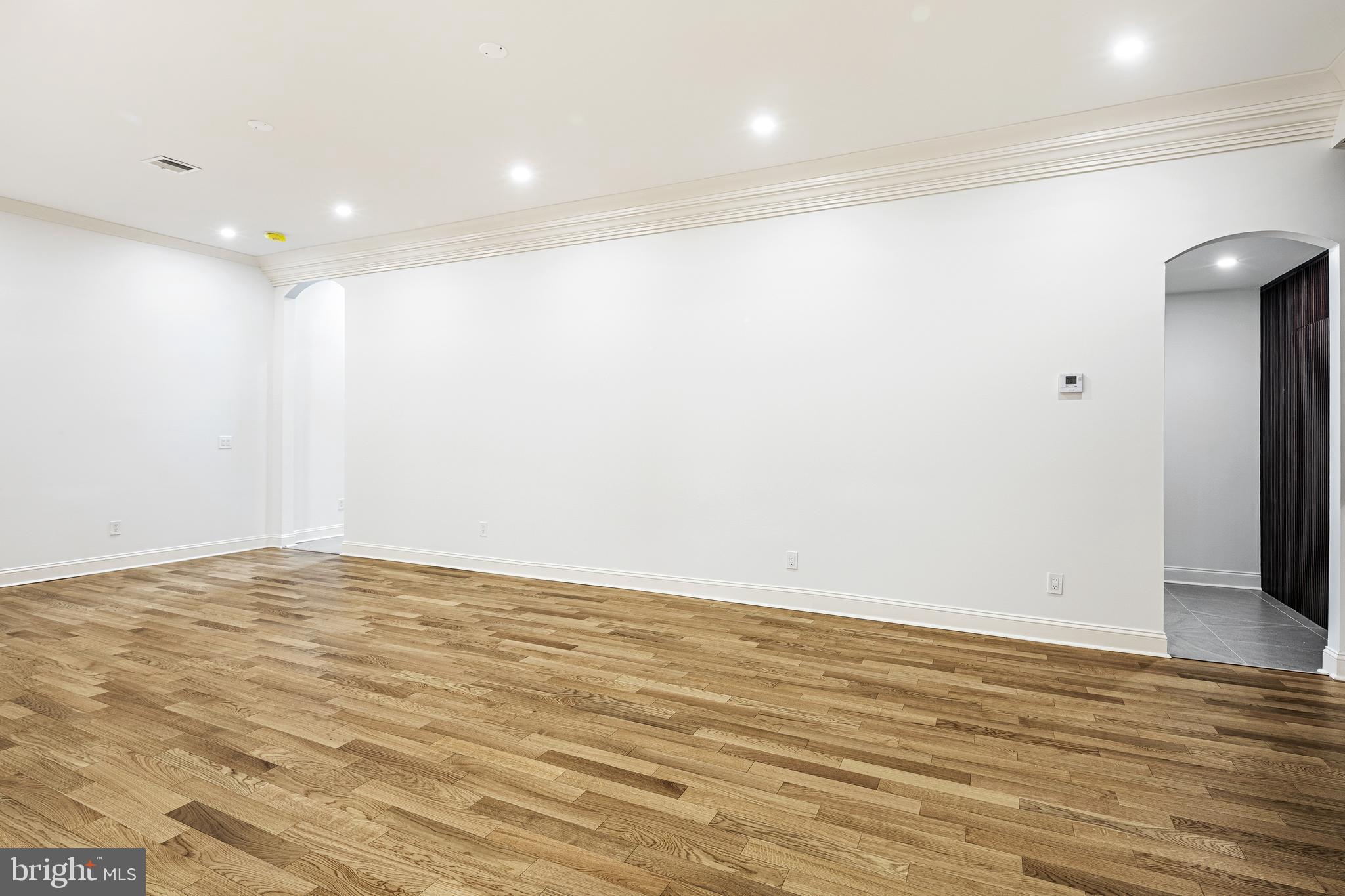 321 South 3rd Street Philadelphia, PA 19106 - Photo 8 of 43 Living Room