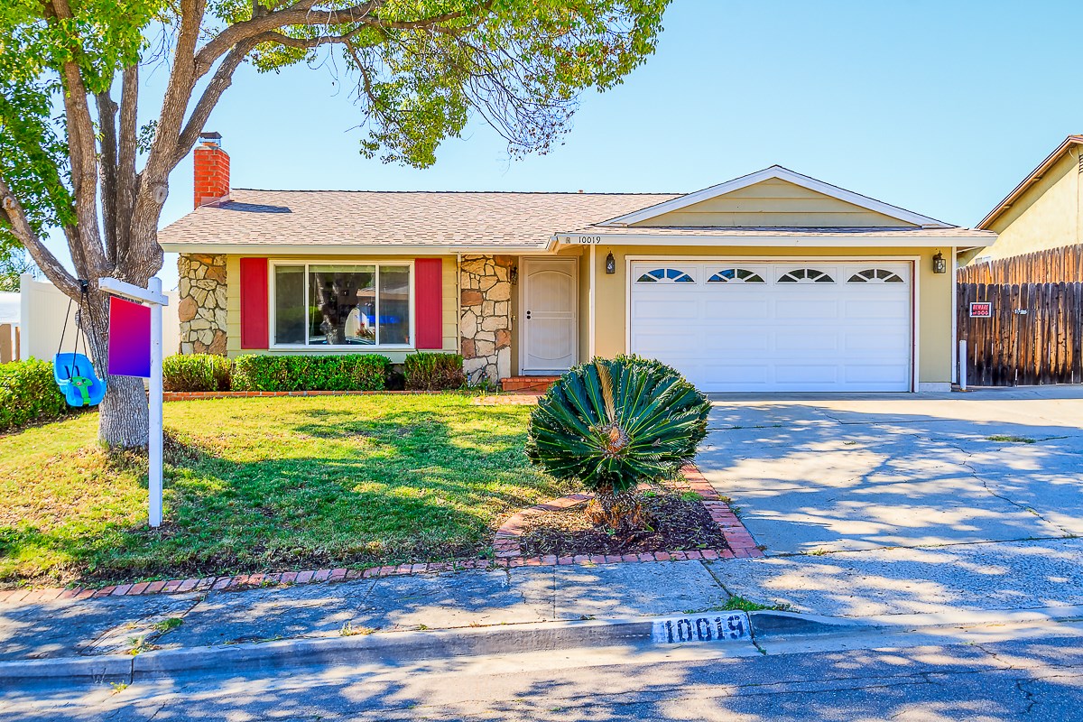 10019 Pinewood View Santee, CA 92071 - Photo 1 of 25 Gallery Image 1