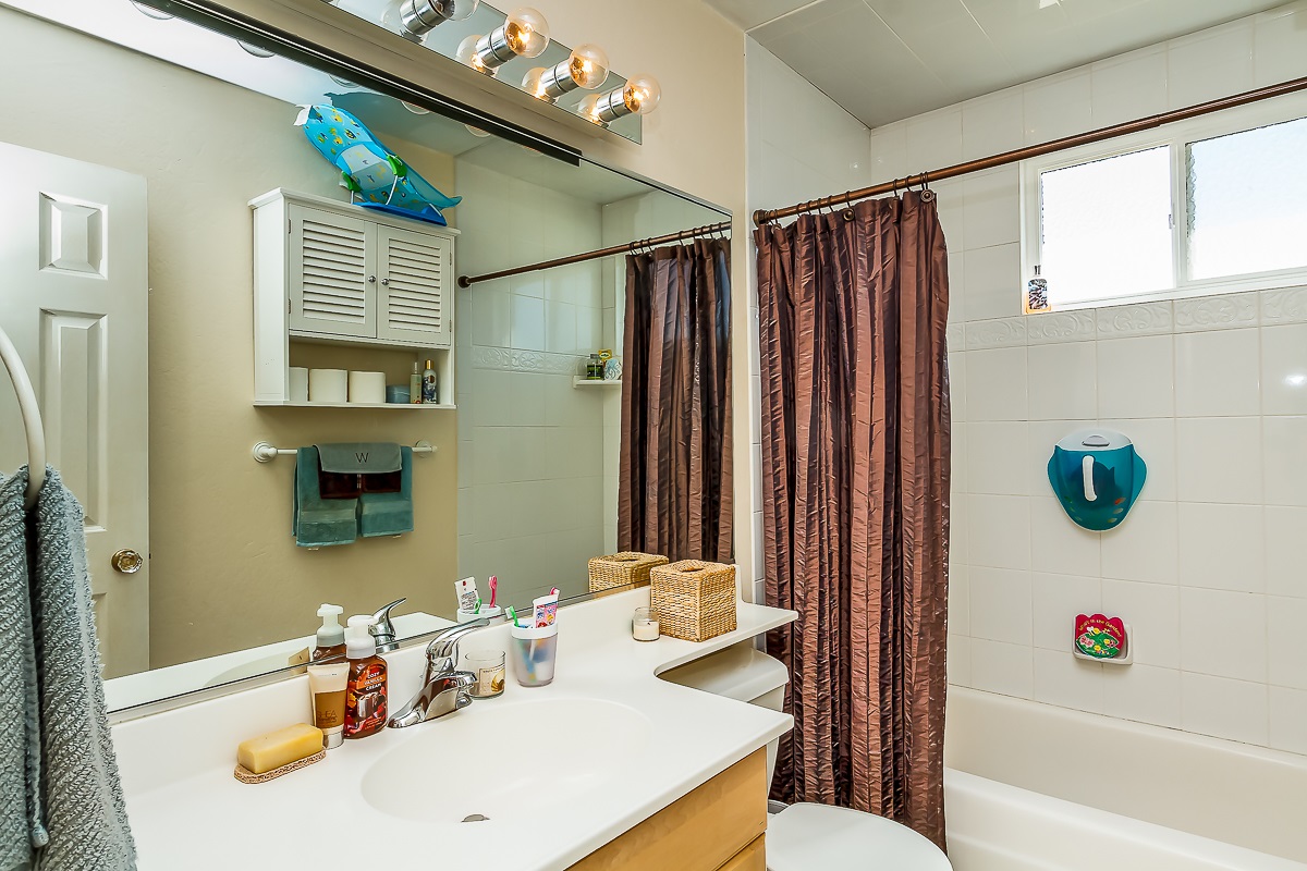 10019 Pinewood View Santee, CA 92071 - Photo 20 of 25 Gallery Image 20