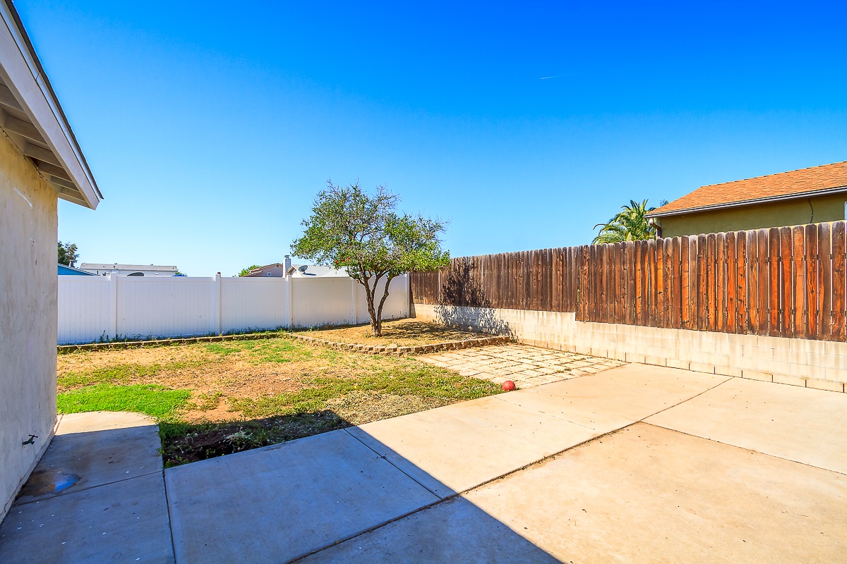 10019 Pinewood View Santee, CA 92071 - Photo 21 of 25 Gallery Image 21