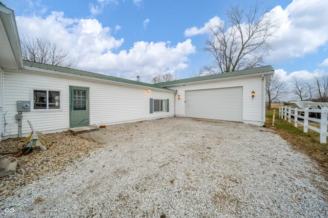 $284,900 | 11114 North 300 East, Alexandria, IN 46001