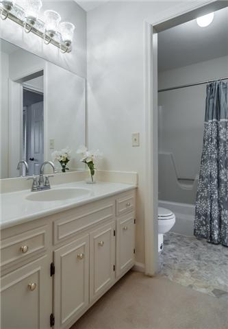 4001 Anderson Road, Unit P98 Nashville, TN 37217 - Photo 17 of 20 Bath # 2 - (upstairs) Full bath ~ tub / combo shower ~ Has private entrance into the master bedroom.