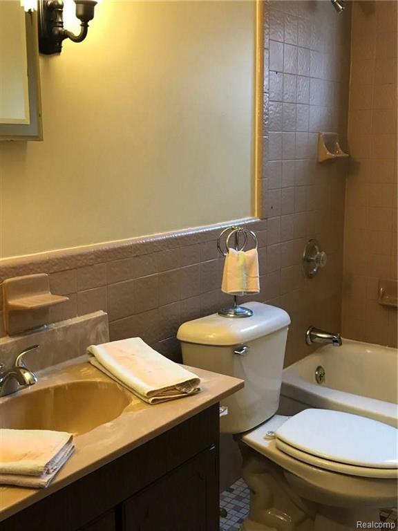 255 Henry Ruff Road Garden City, MI 48135 - Photo 14 of 20