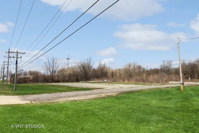 $5,750,000 | 2150 East Algonquin Road, Algonquin, IL 60102