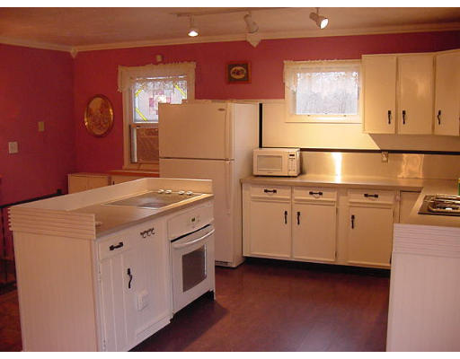 2 Arnold Mills Road Cumberland, RI 02864 - Photo 3 of 16 Gallery Image 3