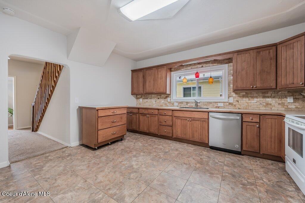 1515 6th Street Coeur D'Alene, ID 83814 - Photo 15 of 46 Kitchen
