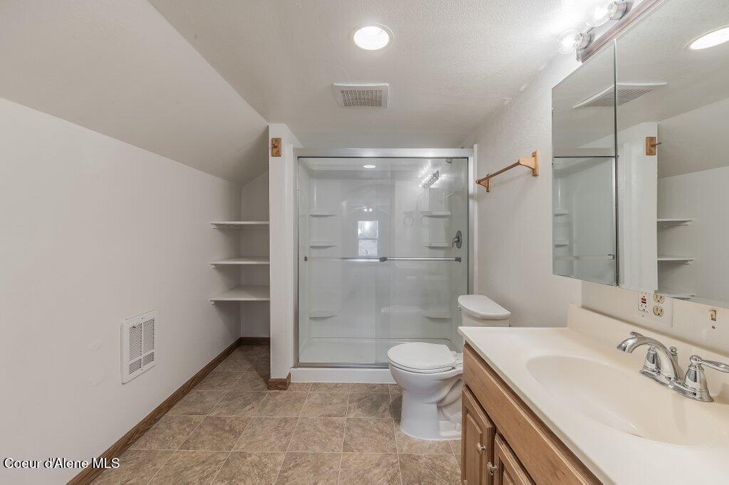 1515 6th Street Coeur D'Alene, ID 83814 - Photo 34 of 46 Upstairs Bathroom
