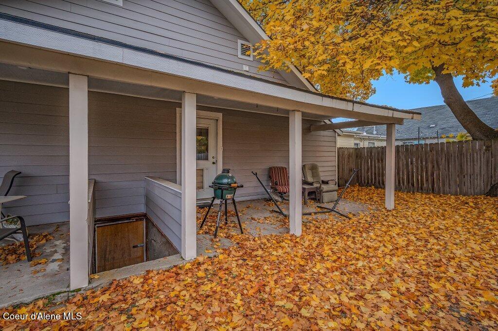 1515 6th Street Coeur D'Alene, ID 83814 - Photo 36 of 46 Back Covered Patio