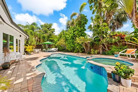 $1,095,000 | 2043 Northeast 29th Street, Fort Lauderdale, FL 33306