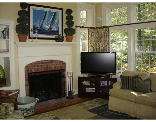 190 Rugby Road Longmeadow, MA 01106 - Photo 9 of 14 Gallery Image 9