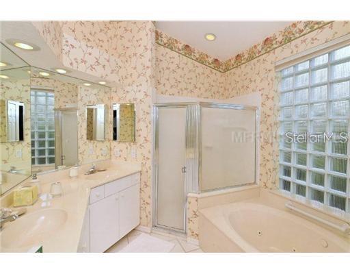 6718 Virginia Crossing University Park, FL 34201 - Photo 11 of 17