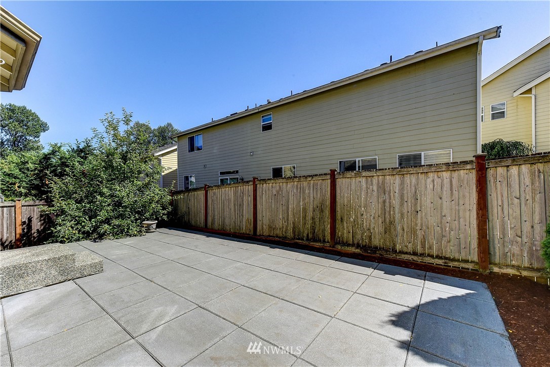 1716 235th Place Southwest Bothell, WA 98021 - Photo 25 of 25 a view of a backyard of the house